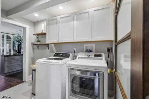 23 Greenview Way Montclair NJ 07043