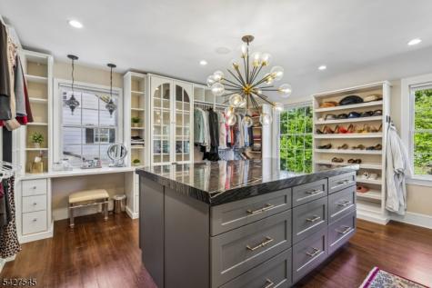 23 Greenview Way Montclair NJ 07043