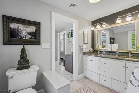 23 Greenview Way Montclair NJ 07043