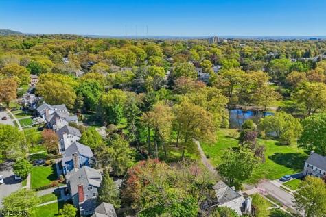 23 Greenview Way Montclair NJ 07043