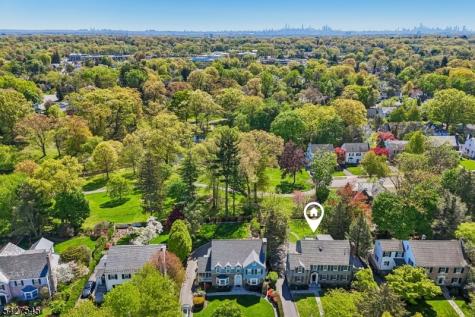 23 Greenview Way Montclair NJ 07043