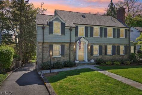 23 Greenview Way Montclair NJ 07043