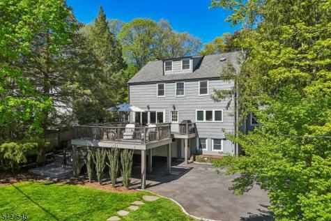 23 Greenview Way Montclair NJ 07043