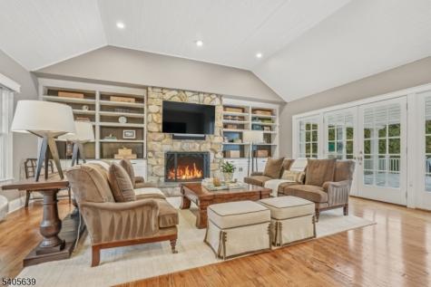 2 Robert Drive Millburn NJ 07078