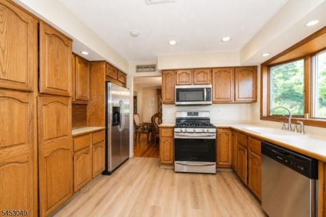472 Summit Road Mountainside NJ 07092