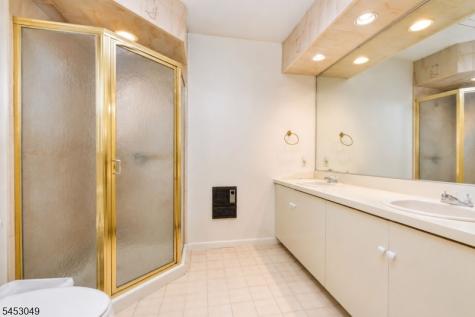 472 Summit Road Mountainside NJ 07092