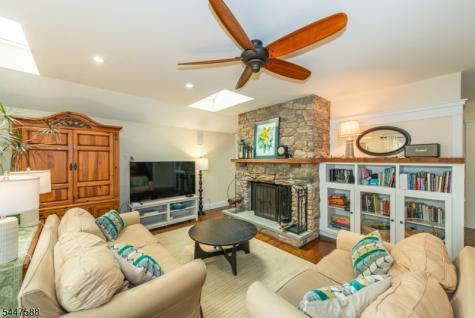 121 Maxim Drive Hopatcong NJ 07843