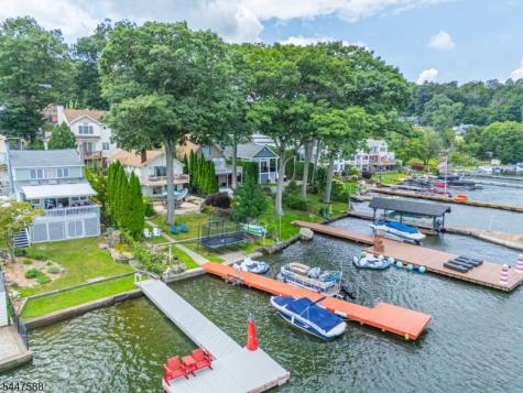 121 Maxim Drive Hopatcong NJ 07843