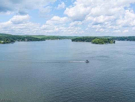 121 Maxim Drive Hopatcong NJ 07843