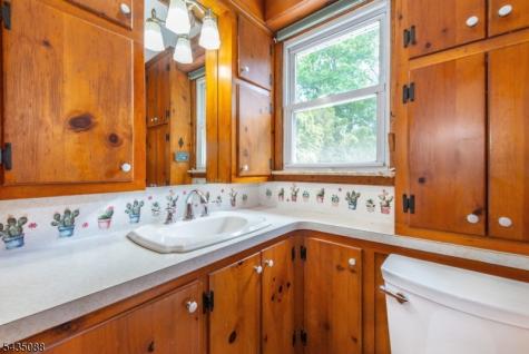110 Overlook Avenue East Hanover NJ 07936