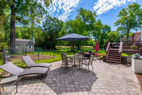 110 Overlook Avenue East Hanover NJ 07936