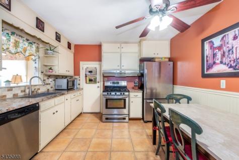 110 Overlook Avenue East Hanover NJ 07936