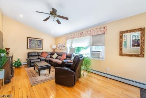 110 Overlook Avenue East Hanover NJ 07936