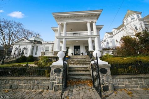 1 Hamilton Avenue Weehawken NJ 07086
