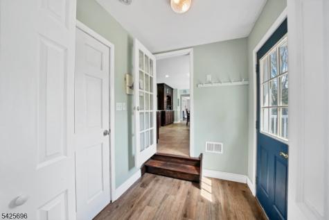 30 Aldersgate Circle Mount Olive NJ 07828