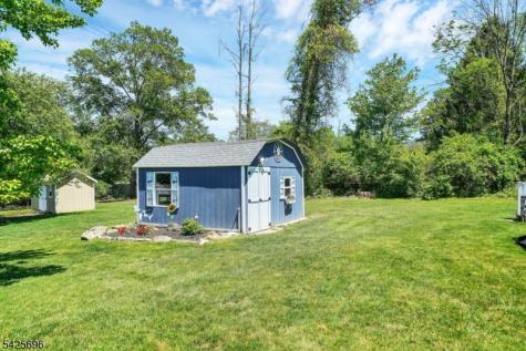 30 Aldersgate Circle Mount Olive NJ 07828