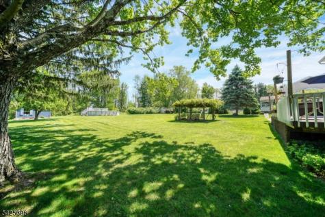 30 Aldersgate Circle Mount Olive NJ 07828