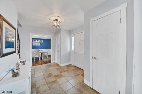 30 Aldersgate Circle Mount Olive NJ 07828