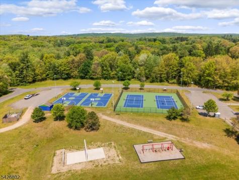 27 Country Lake Drive Jefferson NJ 07438