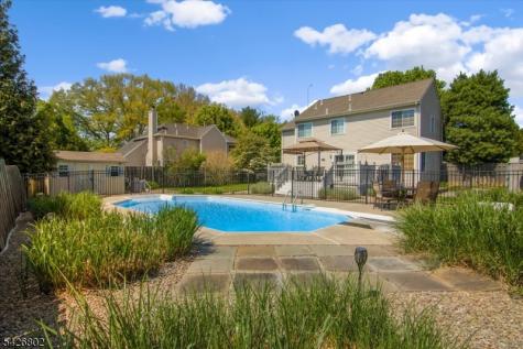 27 Country Lake Drive Jefferson NJ 07438