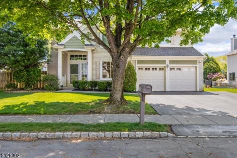 27 Country Lake Drive Jefferson NJ 07438
