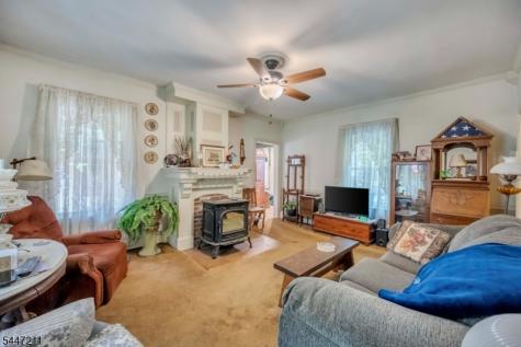 438 Church Road Holland NJ 08848