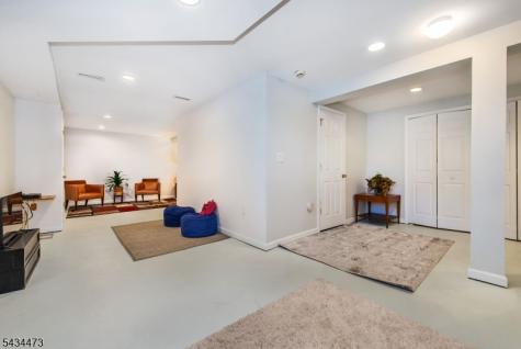 17 Luddington Road West Orange NJ 07052
