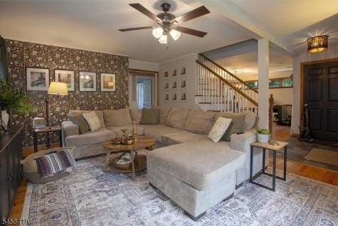 6 Helen Street Hopatcong NJ 07874