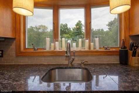 6 Helen Street Hopatcong NJ 07874