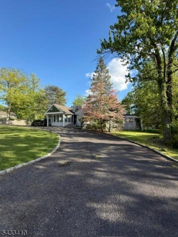 181 W Hobart Gap Road Livingston NJ 07039