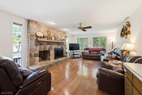 30 Willow Brook Lane Clinton NJ 08801