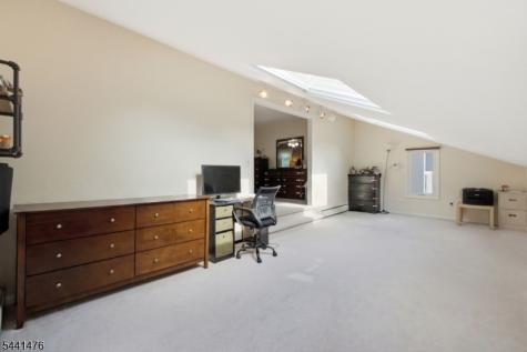 30 Willow Brook Lane Clinton NJ 08801