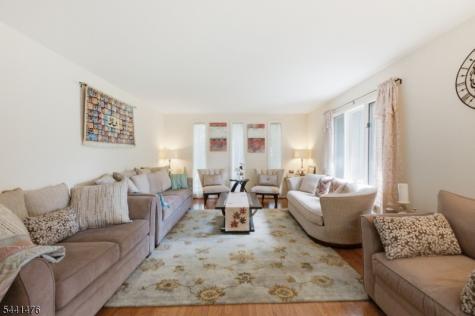 30 Willow Brook Lane Clinton NJ 08801