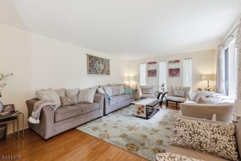 30 Willow Brook Lane Clinton NJ 08801
