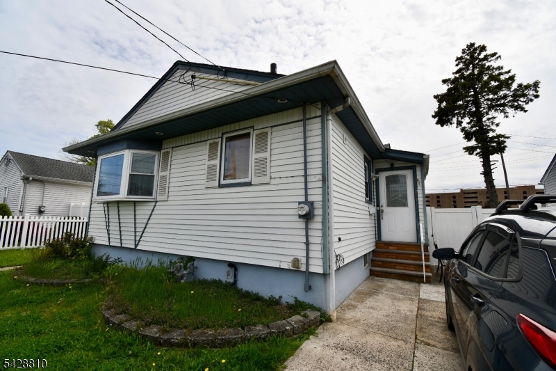 831 Smith Street Linden NJ 07036