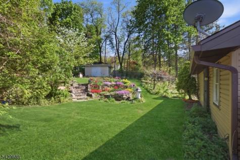 39 Fernwood Avenue Hardyston NJ 07460