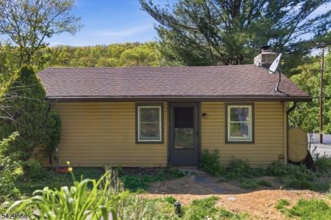 39 Fernwood Avenue Hardyston NJ 07460