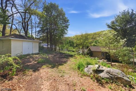 39 Fernwood Avenue Hardyston NJ 07460