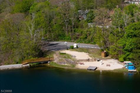 39 Fernwood Avenue Hardyston NJ 07460