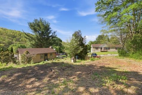 39 Fernwood Avenue Hardyston NJ 07460