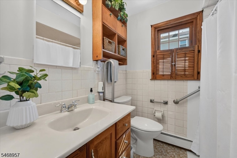 33 Newman Street Metuchen NJ 08840