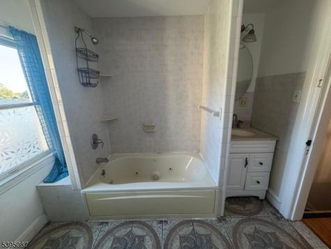 68 Danforth Avenue Jersey City NJ 07305