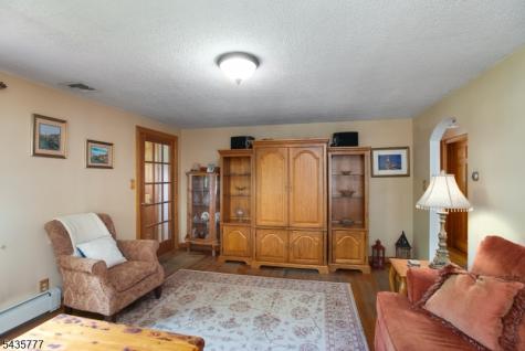 142 Mountain Parkway Green Brook NJ 08812