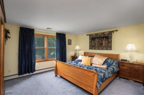 142 Mountain Parkway Green Brook NJ 08812
