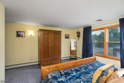 142 Mountain Parkway Green Brook NJ 08812