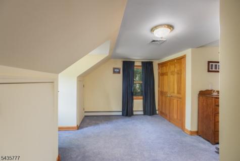 142 Mountain Parkway Green Brook NJ 08812