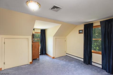 142 Mountain Parkway Green Brook NJ 08812