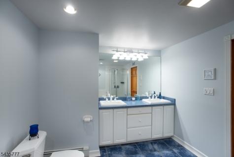 142 Mountain Parkway Green Brook NJ 08812