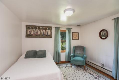 142 Mountain Parkway Green Brook NJ 08812