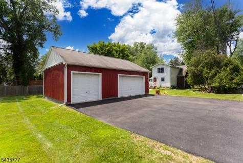 142 Mountain Parkway Green Brook NJ 08812